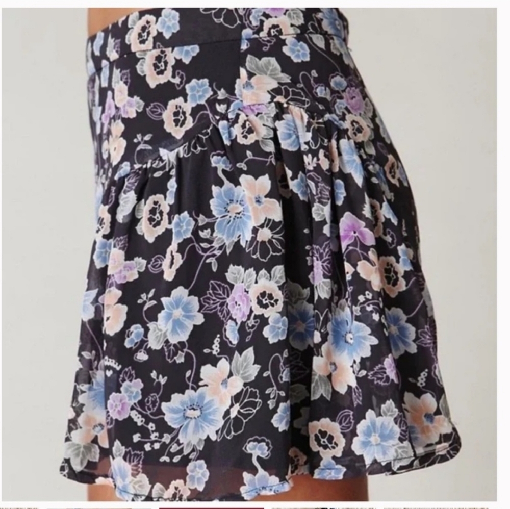 Free People floral chiffon shorts size 2 - Picture 3 of 13